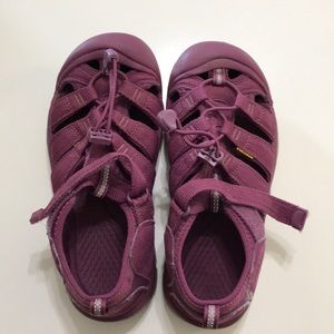 KEEN kids waterproof sandals. Sz 4 (youth)